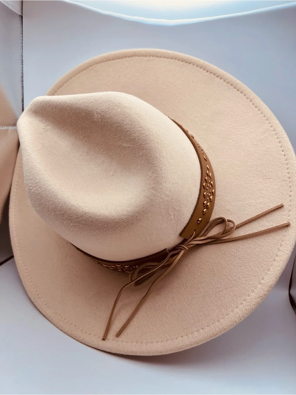 Jen & Co elegant cream
